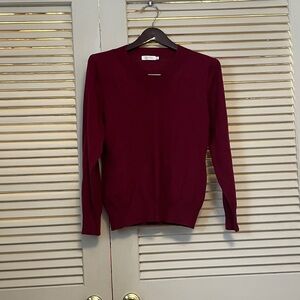 Classic V-Neck Women's Sweater in Burgundy
